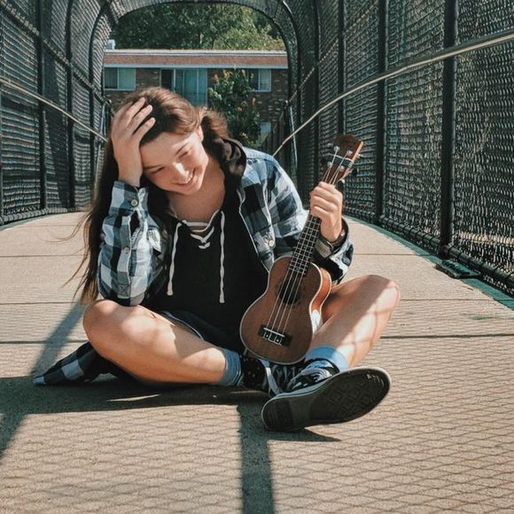 Meet your Posher, Madison - Picture 1 of 1